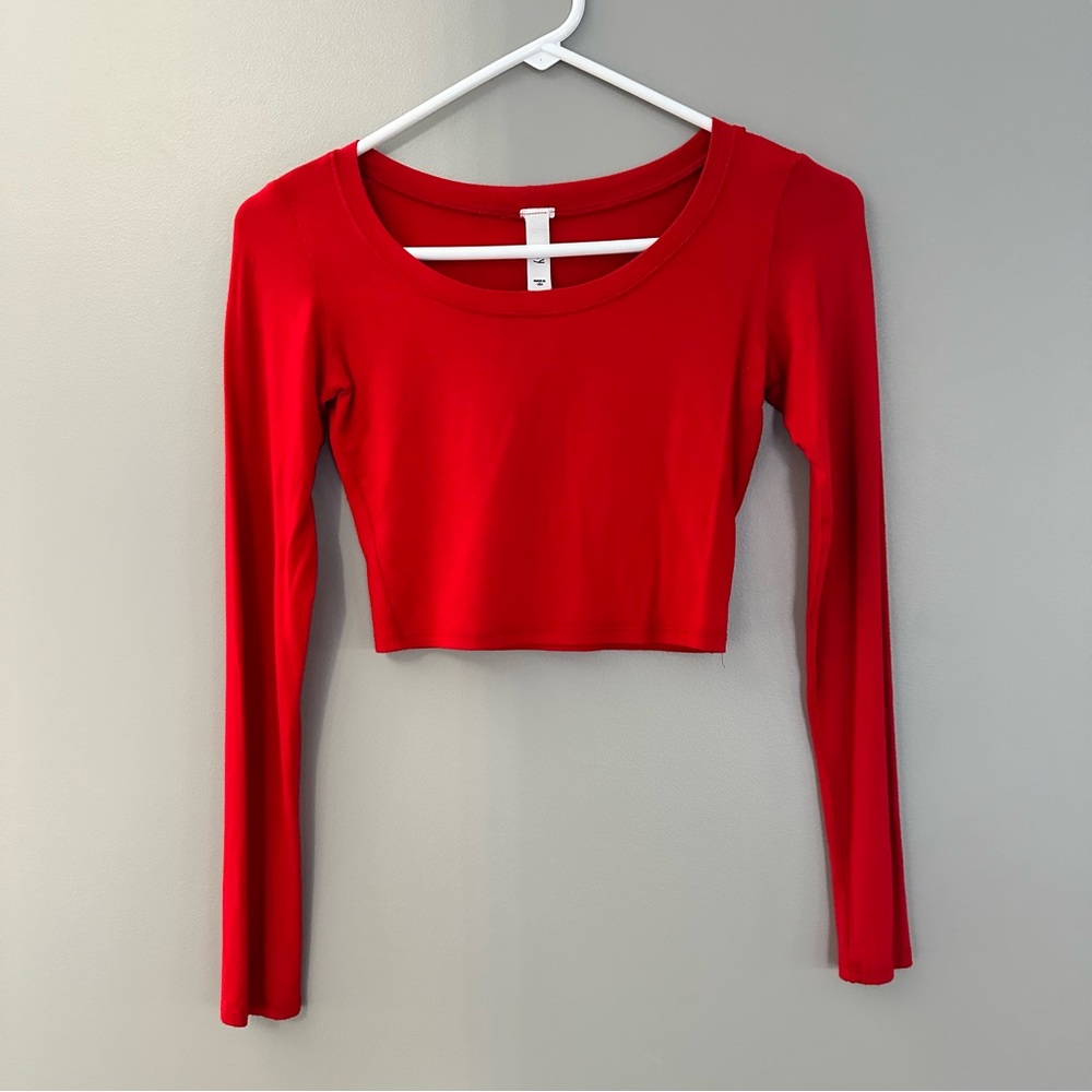 Women's Small Red Basic Solid Stretchable Scoop Neck Long Sleeve Crop Top